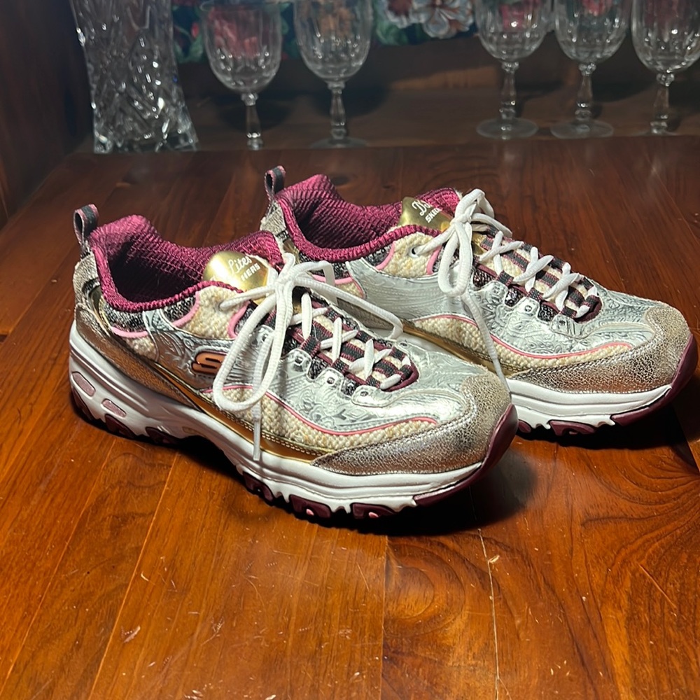 Skechers D’Lites Woman’s size 8.5 Running Shoes